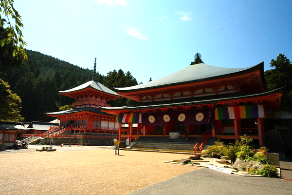 比叡山の堂宇の写真