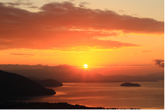 夕景の琵琶湖の写真